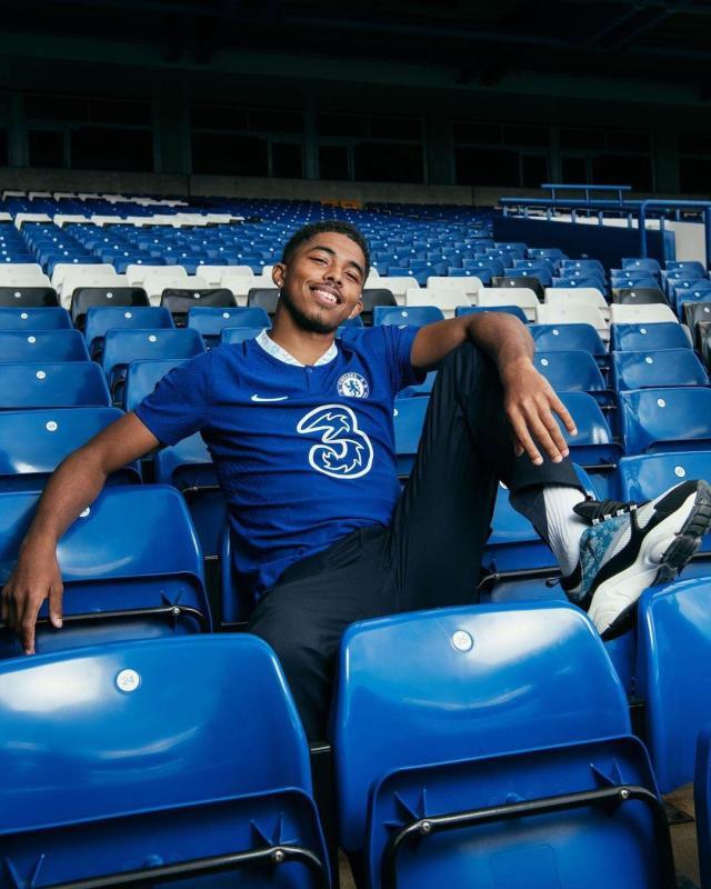 1661950648321023999.jpg 1661950644.jpg