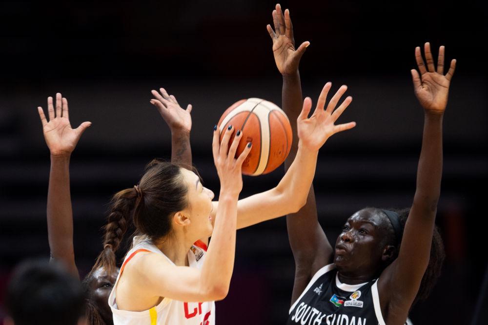 竞技宝-不是王思雨！不是杨舒予！南苏丹女篮主帅赞中国2小将，已是核心