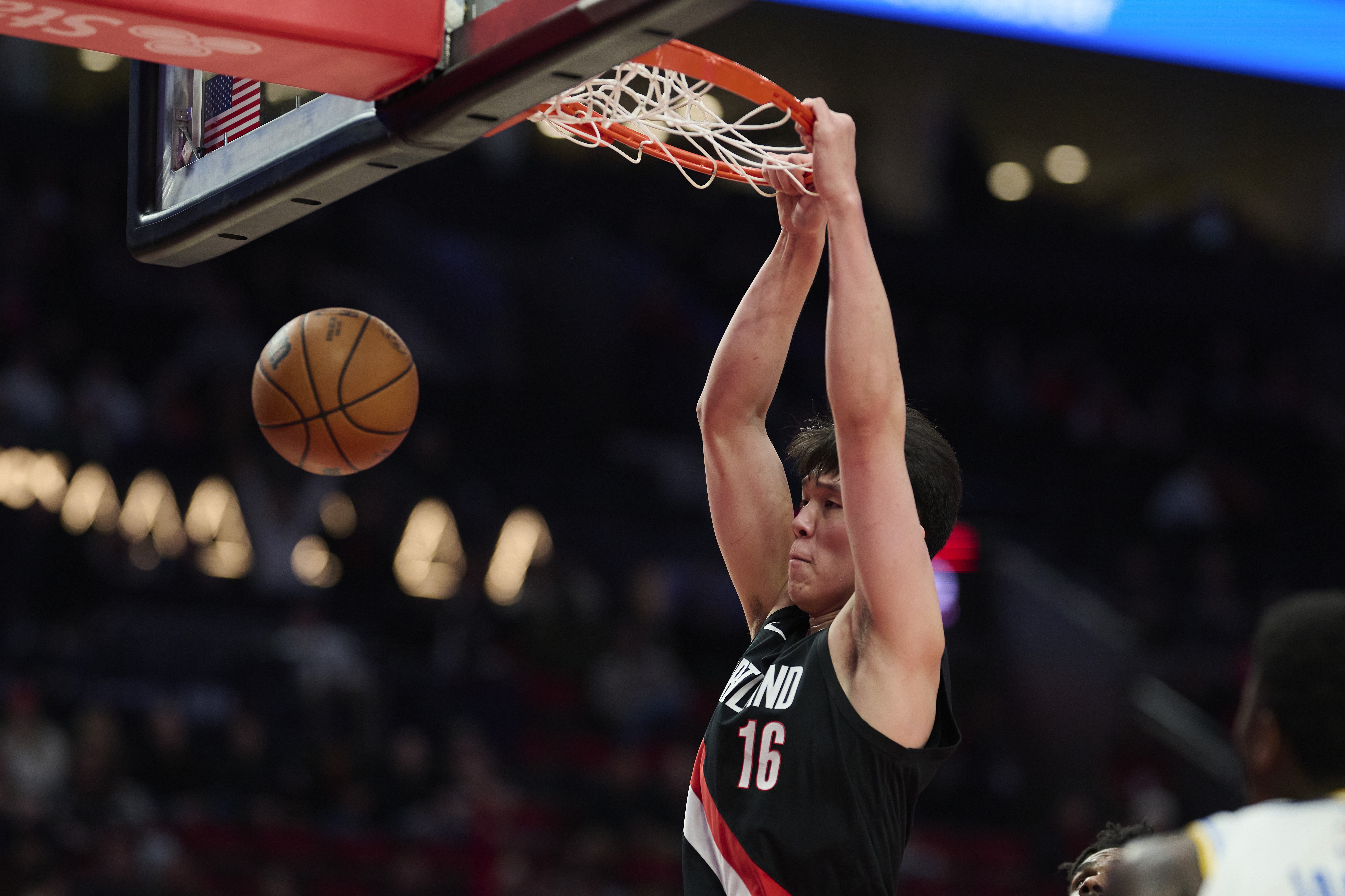 电竞直播-媒体人：面对跟自己身材差不多的中锋时 杨瀚森欠缺稳定性&amp;强硬度